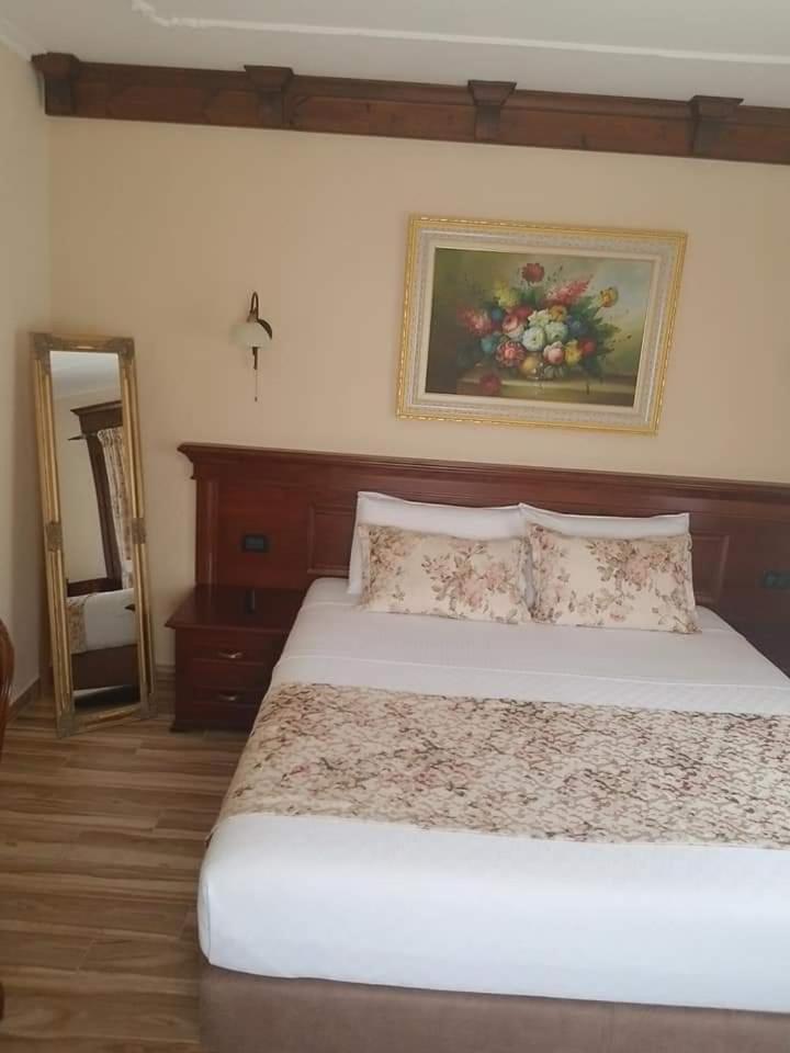 Vila Dante Boutique Hotel Tushemisht Cameră foto